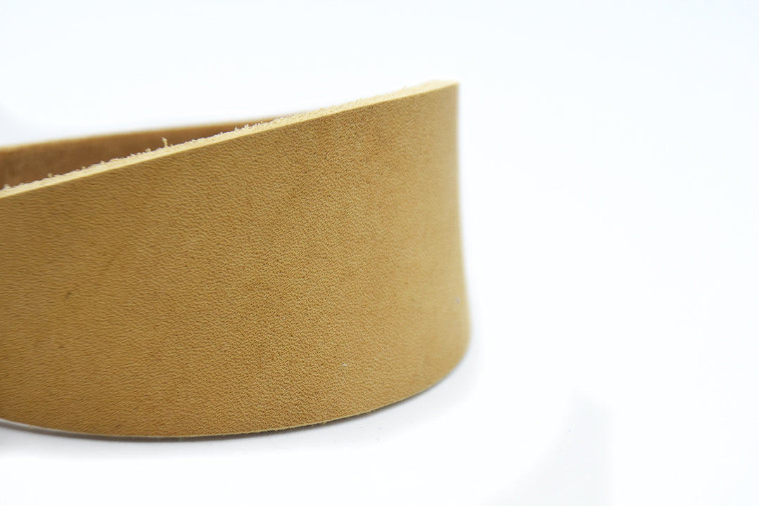 CLASSIC WIDE Fettleder Windhundhalsband | Maßgefertigt & robust